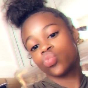 Meet your Posher, Joella